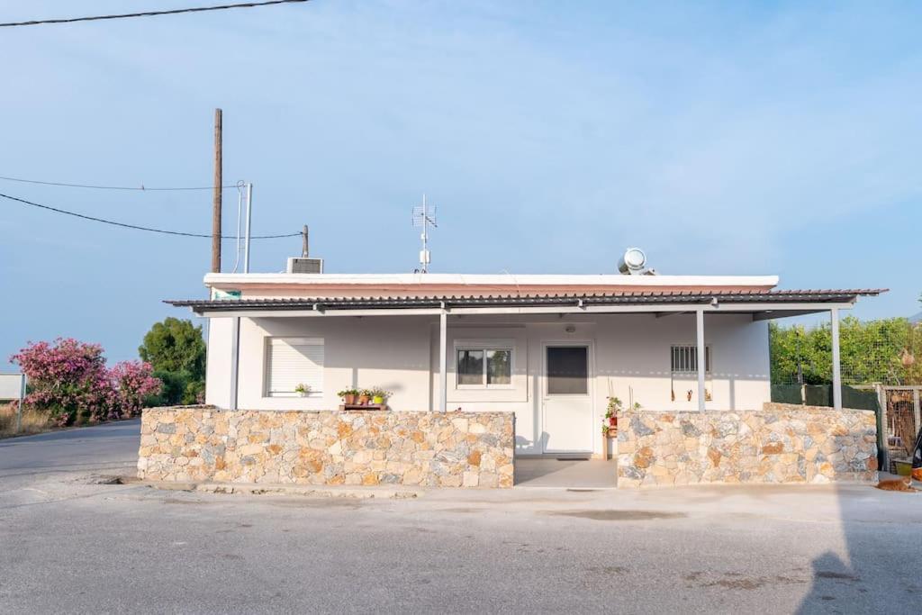 Apartamento Zografia - Charming House Near The Coast Marmari  Exterior foto